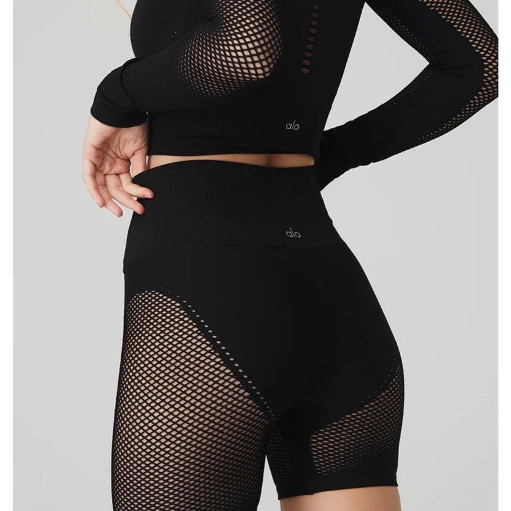 Alo yoga seamless open air short high waist biker small